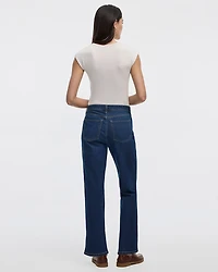 Jean à jambe droite et taille mi-haute