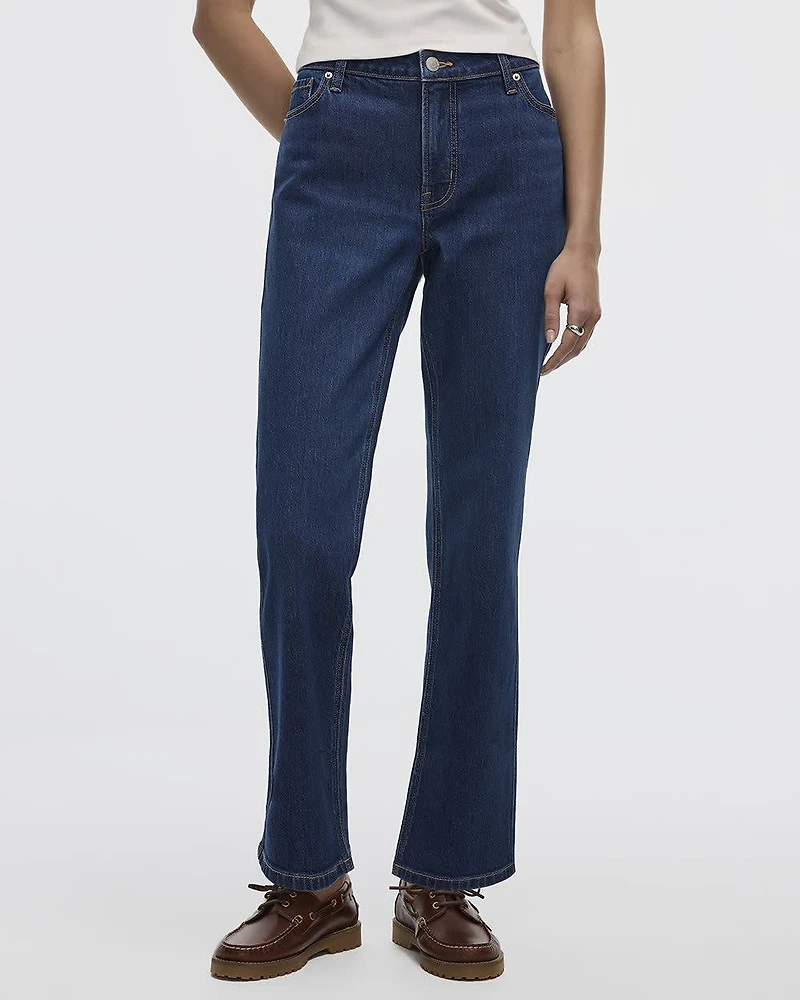 Jean à jambe droite et taille mi-haute