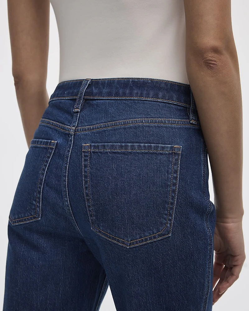 Jean à jambe droite et taille mi-haute