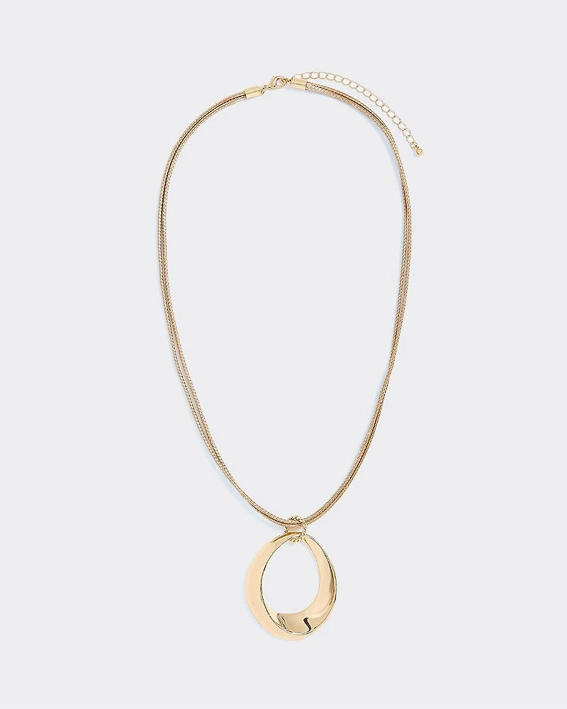 Pendentif en pierre sur collier court en corde