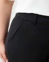 Pantalon à taille haute et jambe étroite
