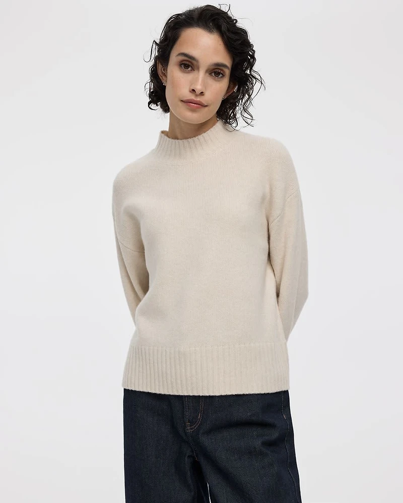 Long-Sleeve Mock-Neck Loose Pullover