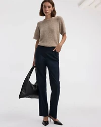 Pantalon à taille haute et jambe droite