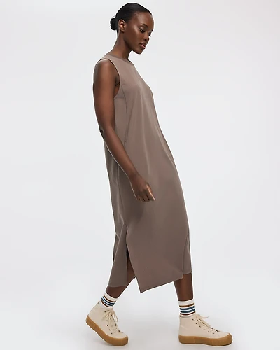 Robe midi texturée sans manches