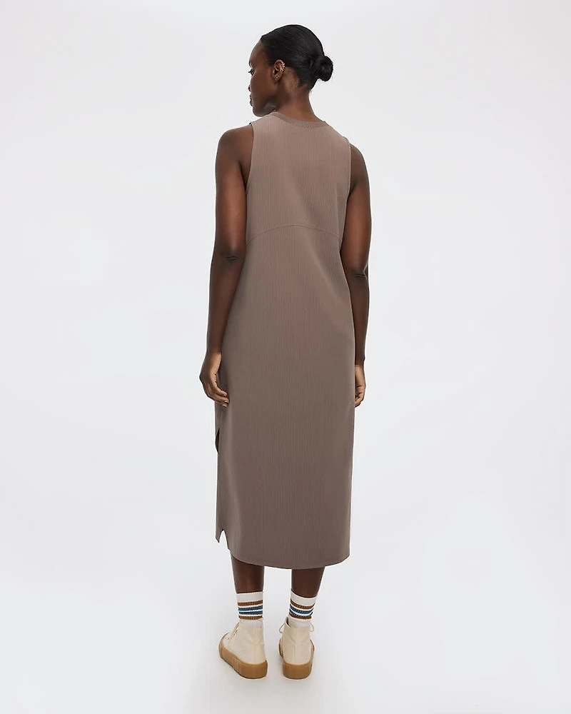 Robe midi texturée sans manches