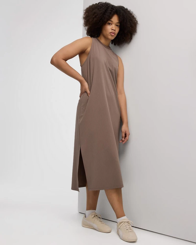 Robe midi texturée sans manches