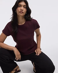 T-shirt ajusté et côtelé à col rond