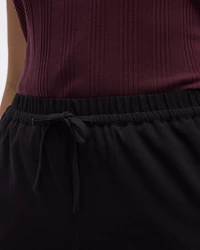 T-shirt ajusté et côtelé à col rond