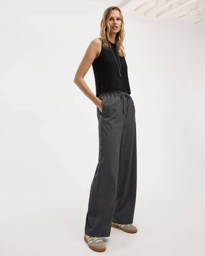 Sleeveless Crew-Neck Top