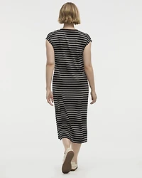 Robe midi rayée à manches très courtes et col rond
