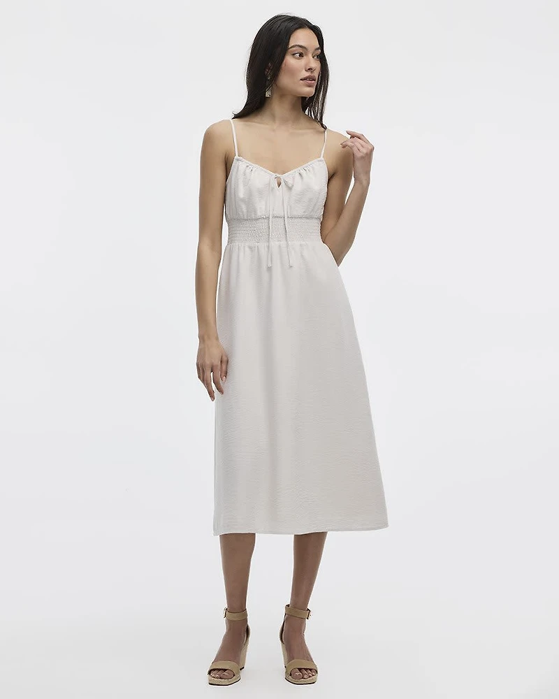 Robe midi sans manches à encolure en coeur