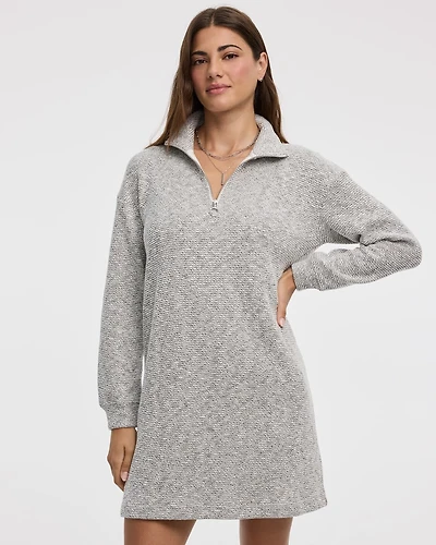 Robe courte à manches longues et col montant demi-zip