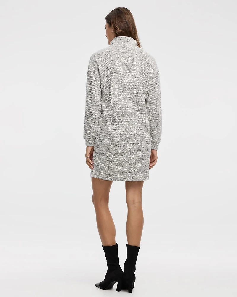 Robe courte à manches longues et col montant demi-zip