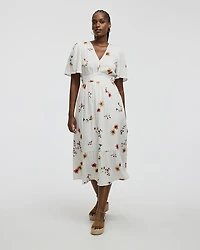 Robe maxi à manches courtes et col V