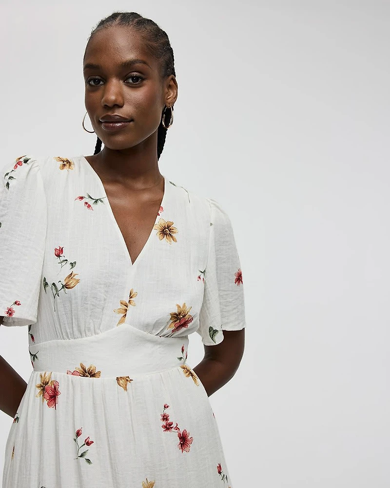 Robe maxi à manches courtes et col V