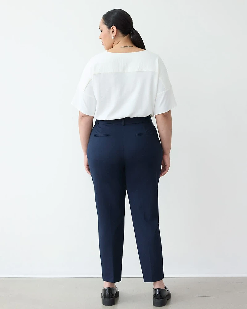 Pantalon à taille haute et jambe étroite