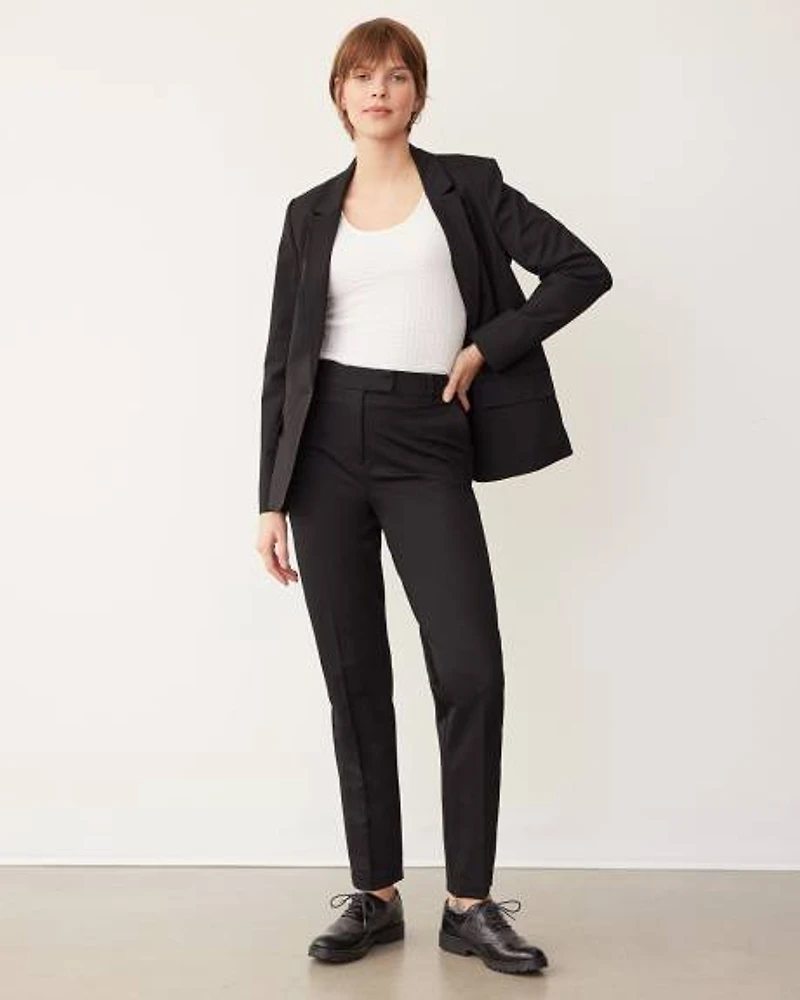 Pantalon à taille haute et jambe étroite