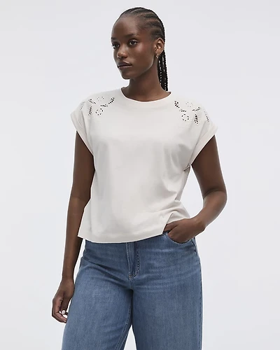 T-shirt à col rond et manches courtes avec détails crochetés
