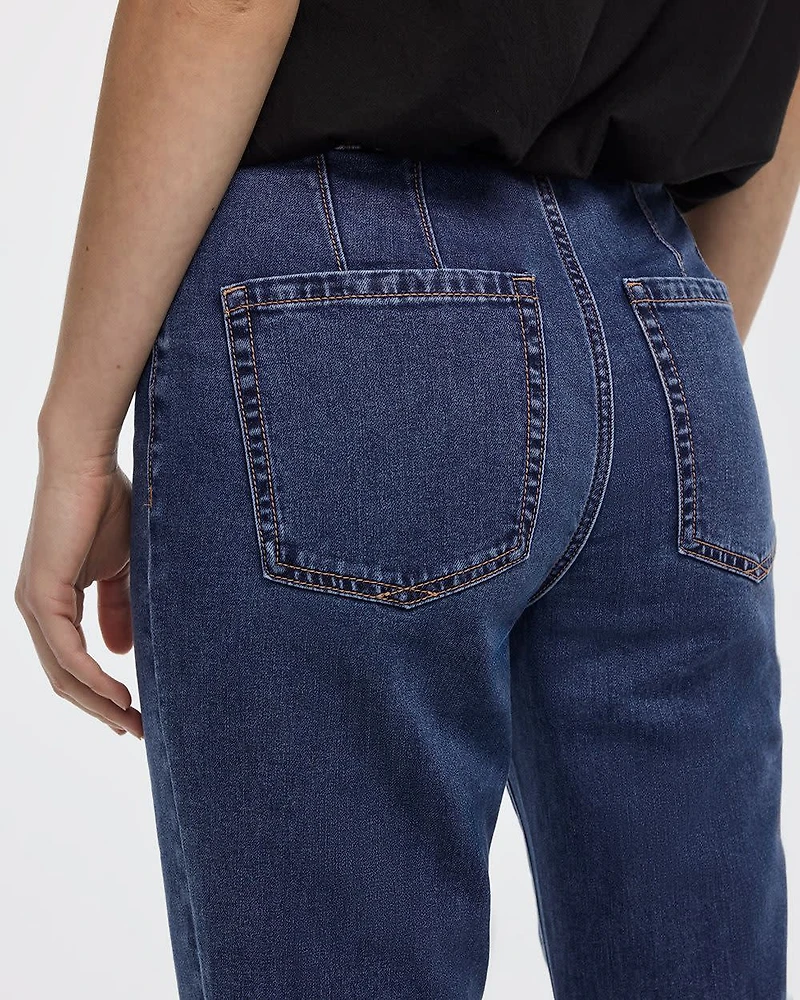 Jean à jambe évasée et taille mi-haute avec poches rabat