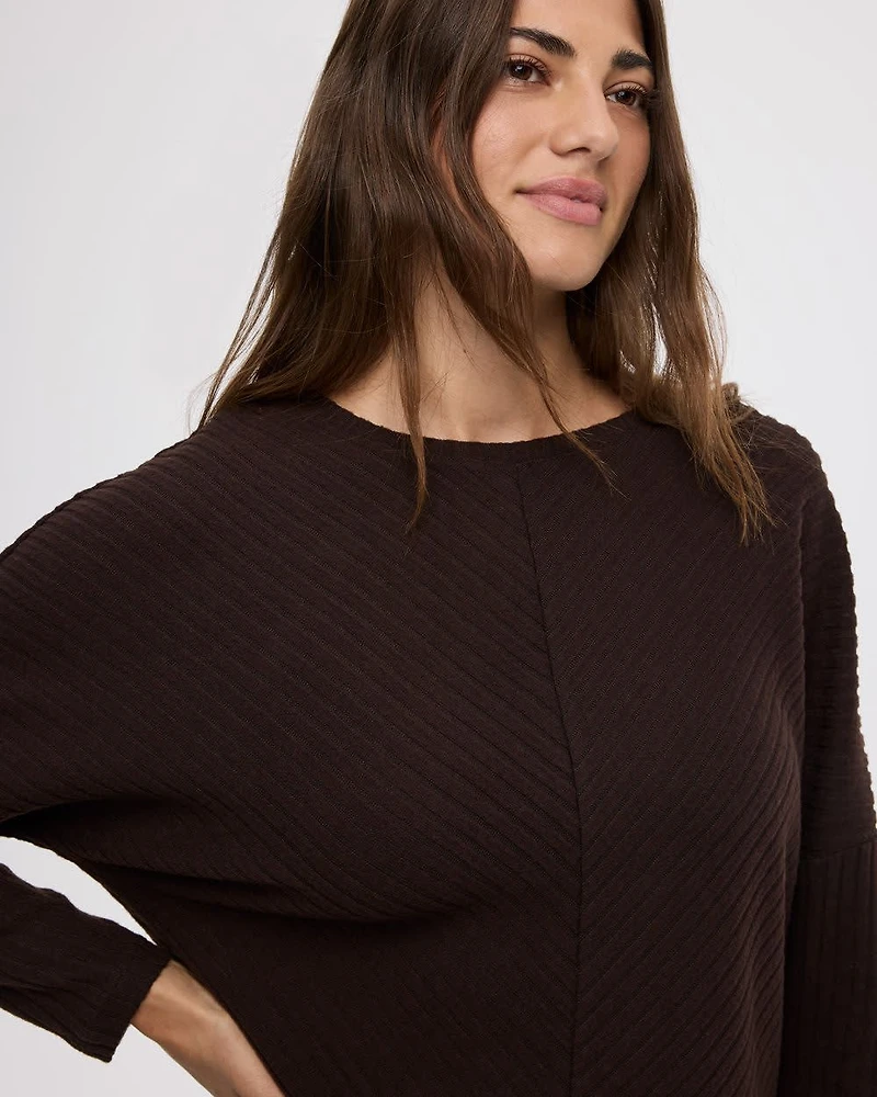 Long-Sleeve Crew-Neck Snit Top