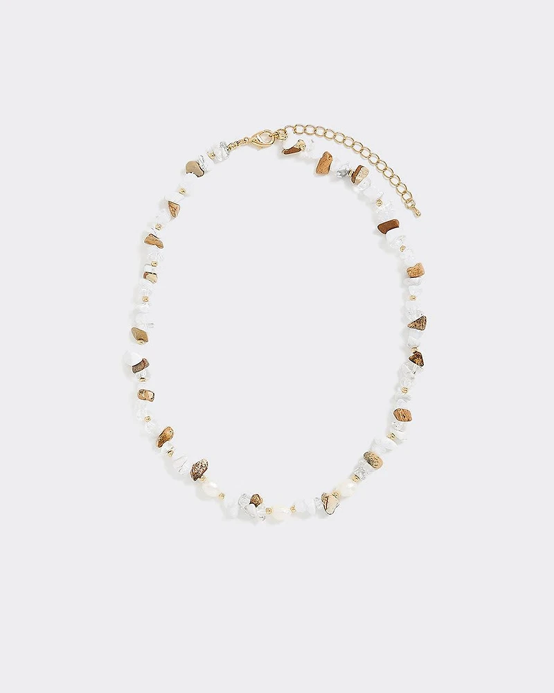 Collier court en pierres et perles