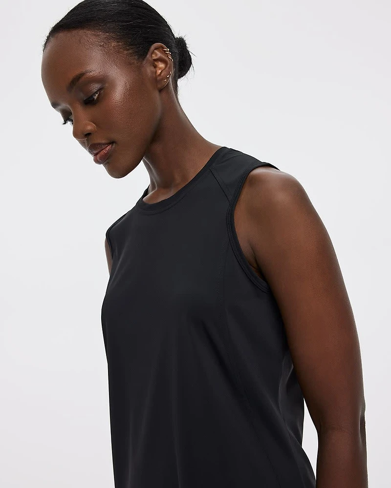 Robe sans manches à col rond