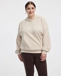 Pull à capuchon en tissu polaire