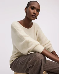 Pull ample à col bateau et manches longues en paillettes