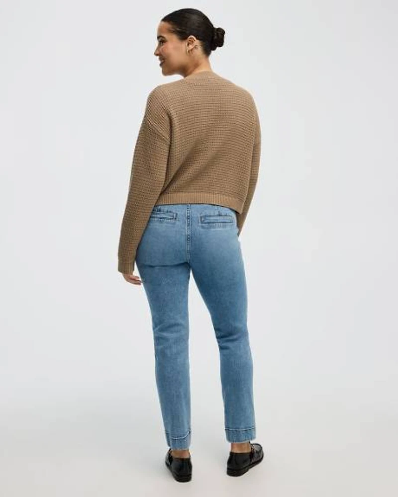 Jean taille haute à jambe étroite avec ceinture