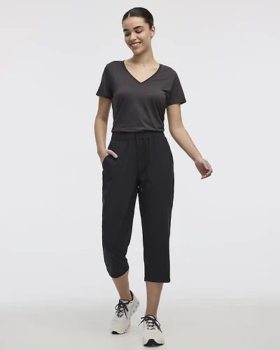Textured Woven Capri Pant