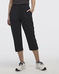 Textured Woven Capri Pant