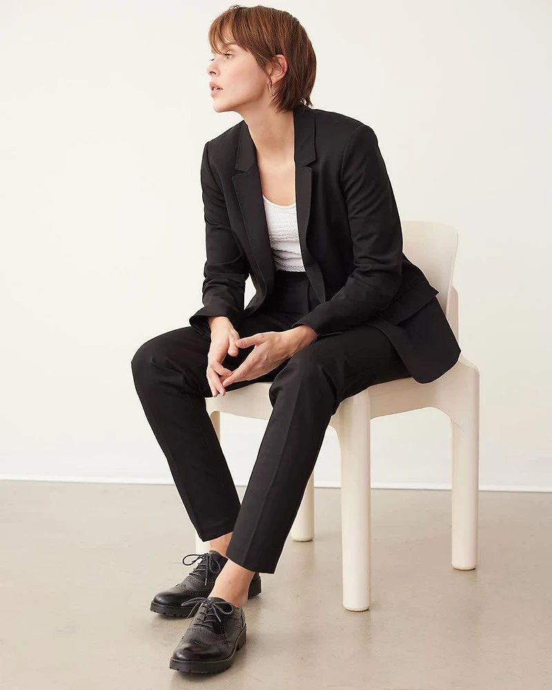 Pantalon à taille haute et jambe étroite