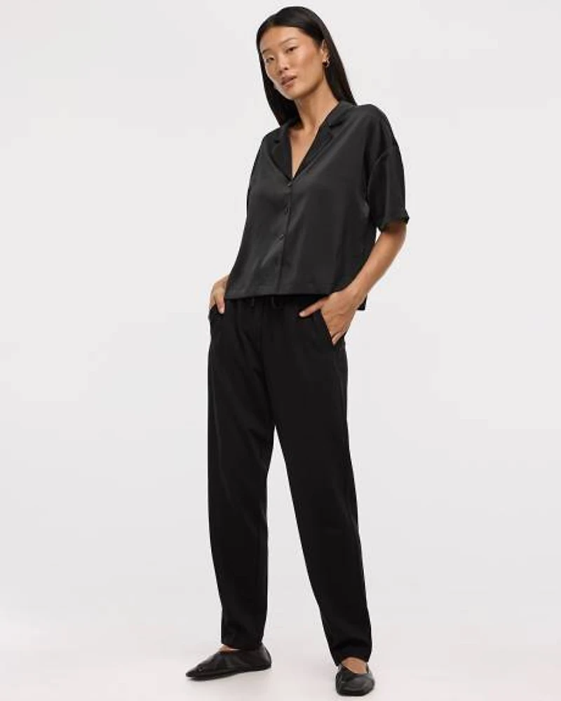 Pantalon à taille haute et jambe fuselée