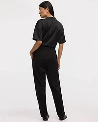 Pantalon à taille haute et jambe fuselée