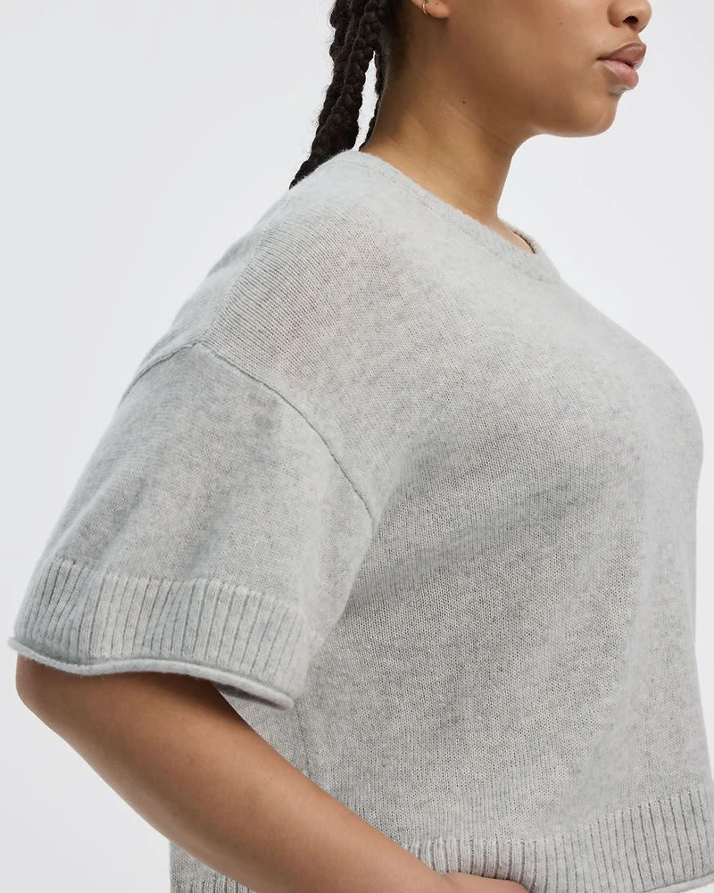 Pull ample à manches courtes et col rond en mélange de cachemire