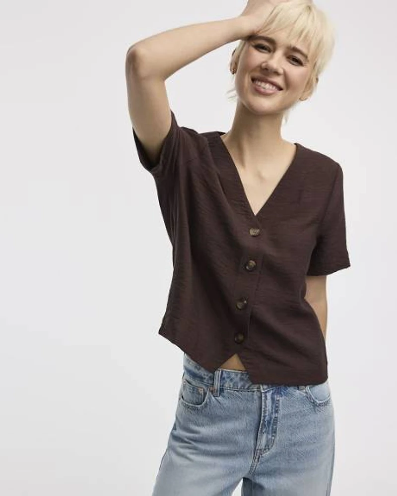 Blouse à boutonner manches courtes bouffantes et col V