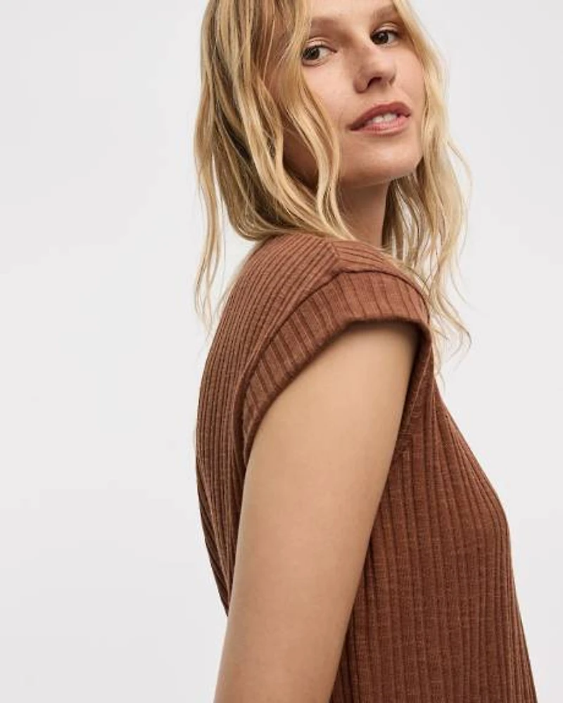 Extended-Sleeve Crew-Neck T-Shirt