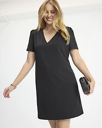 Robe droite à manches courtes et col V