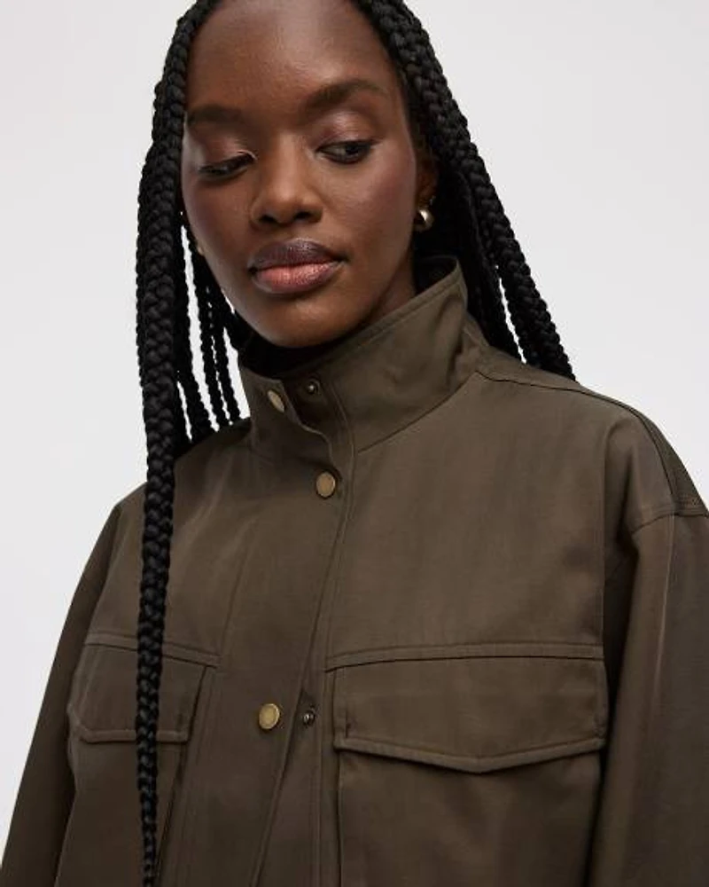Manteau léger à poches utilitaires