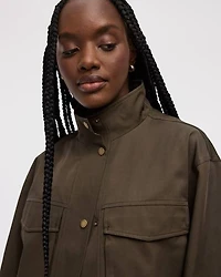 Manteau léger à poches utilitaires