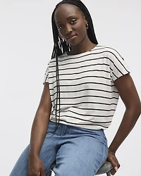 T-shirt rayé à manches courtes dolman et col bateau