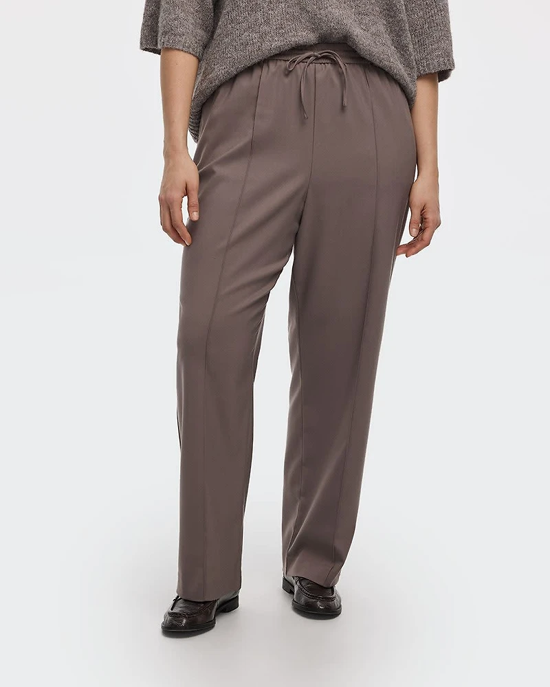 Pantalon à jambe droite plis cousus