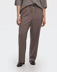 Pantalon à jambe droite plis cousus