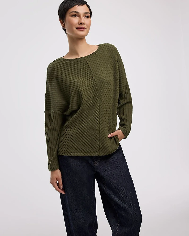 Long-Sleeve Crew-Neck Snit Top