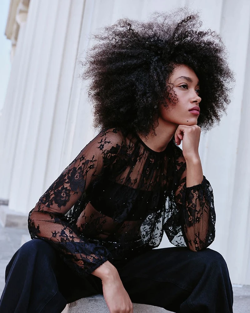 Blouse à manches longues en dentelle avec billes