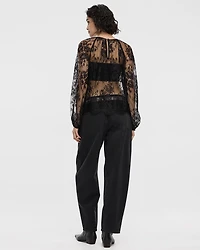 Blouse à manches longues en dentelle avec billes