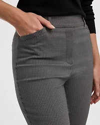 Pantalon pied-de-poule à jambe droite et taille haute