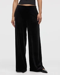 Pantalon en velours à jambe large et taille haute