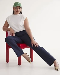 Pantalon à taille haute et jambe droite