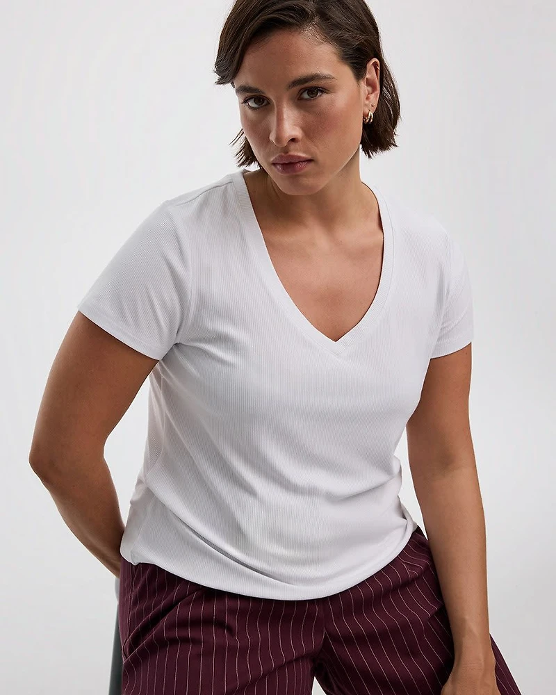 T-shirt côtelé à col V